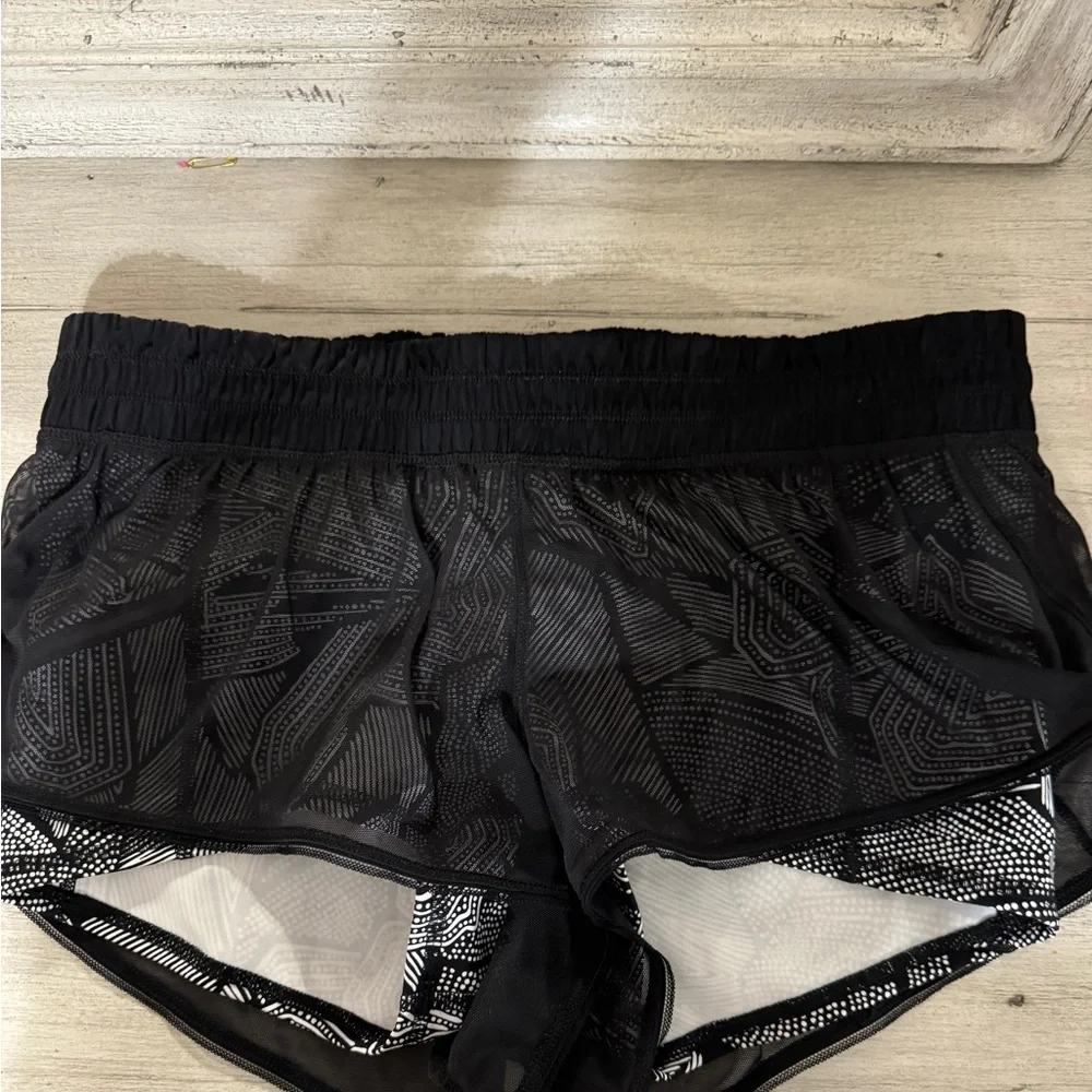 Lululemon city sky run shorts - Picture 3 of 9
